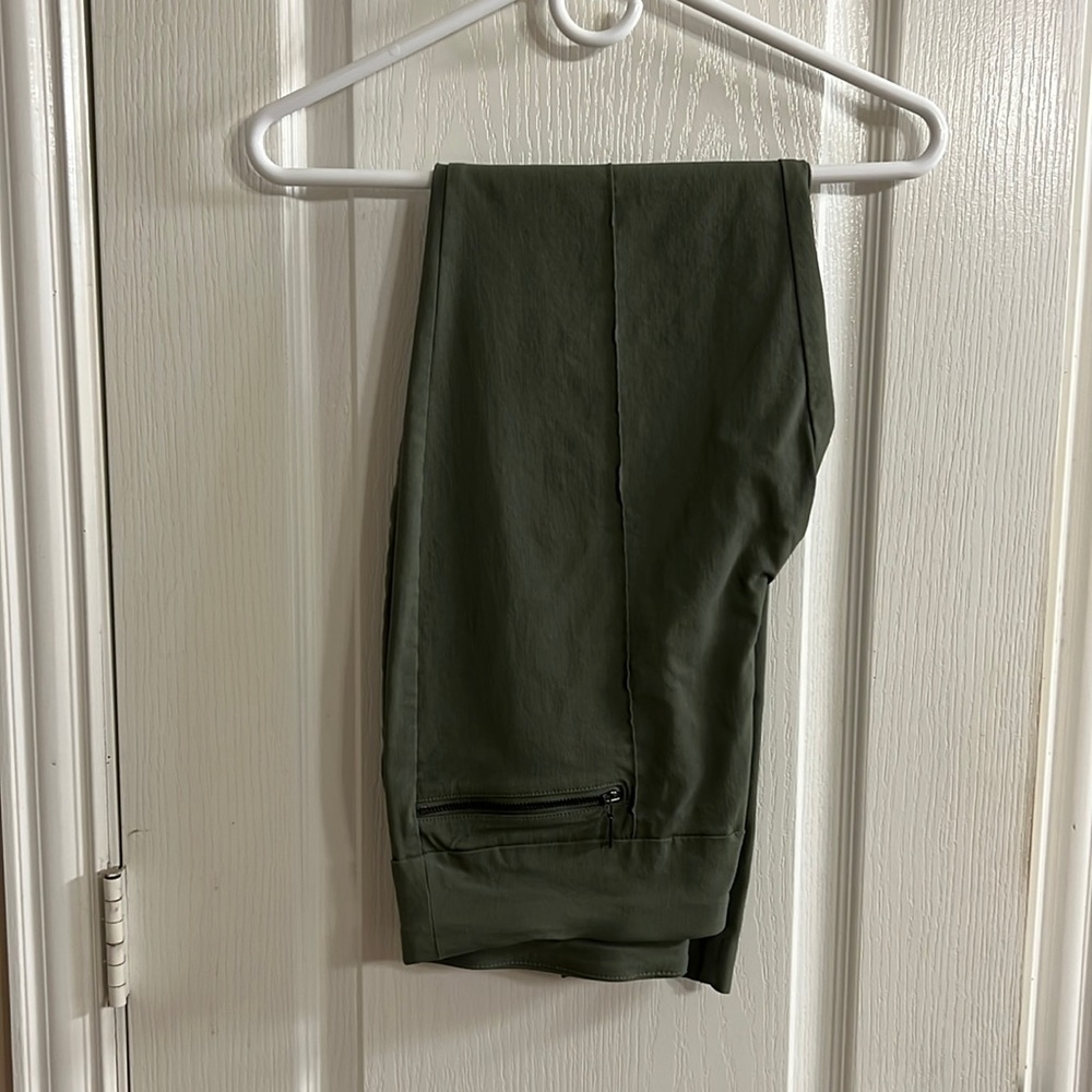 Style & Co pull on pointe olive green pants Large